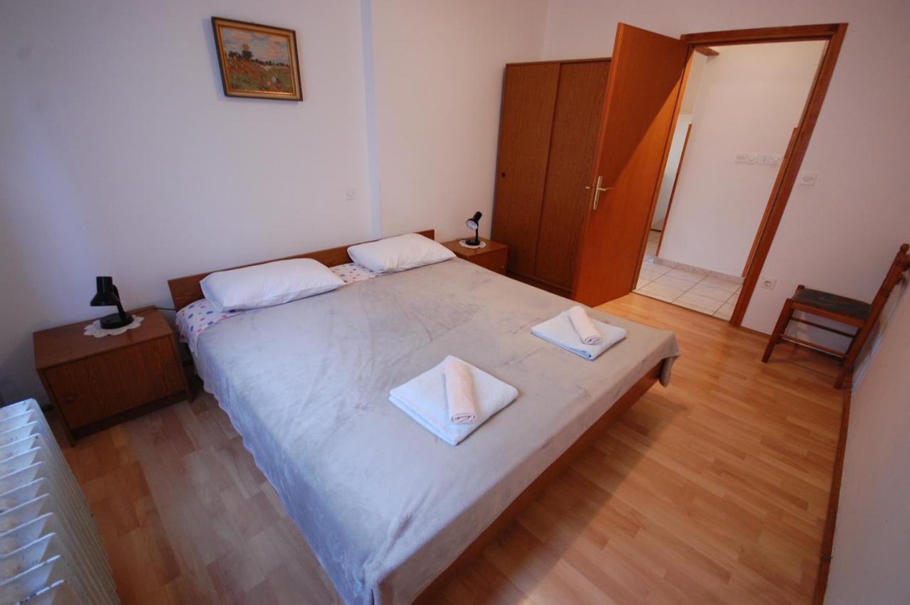 Apartments Snjezana By El-Pi Tours Njivice Exterior foto